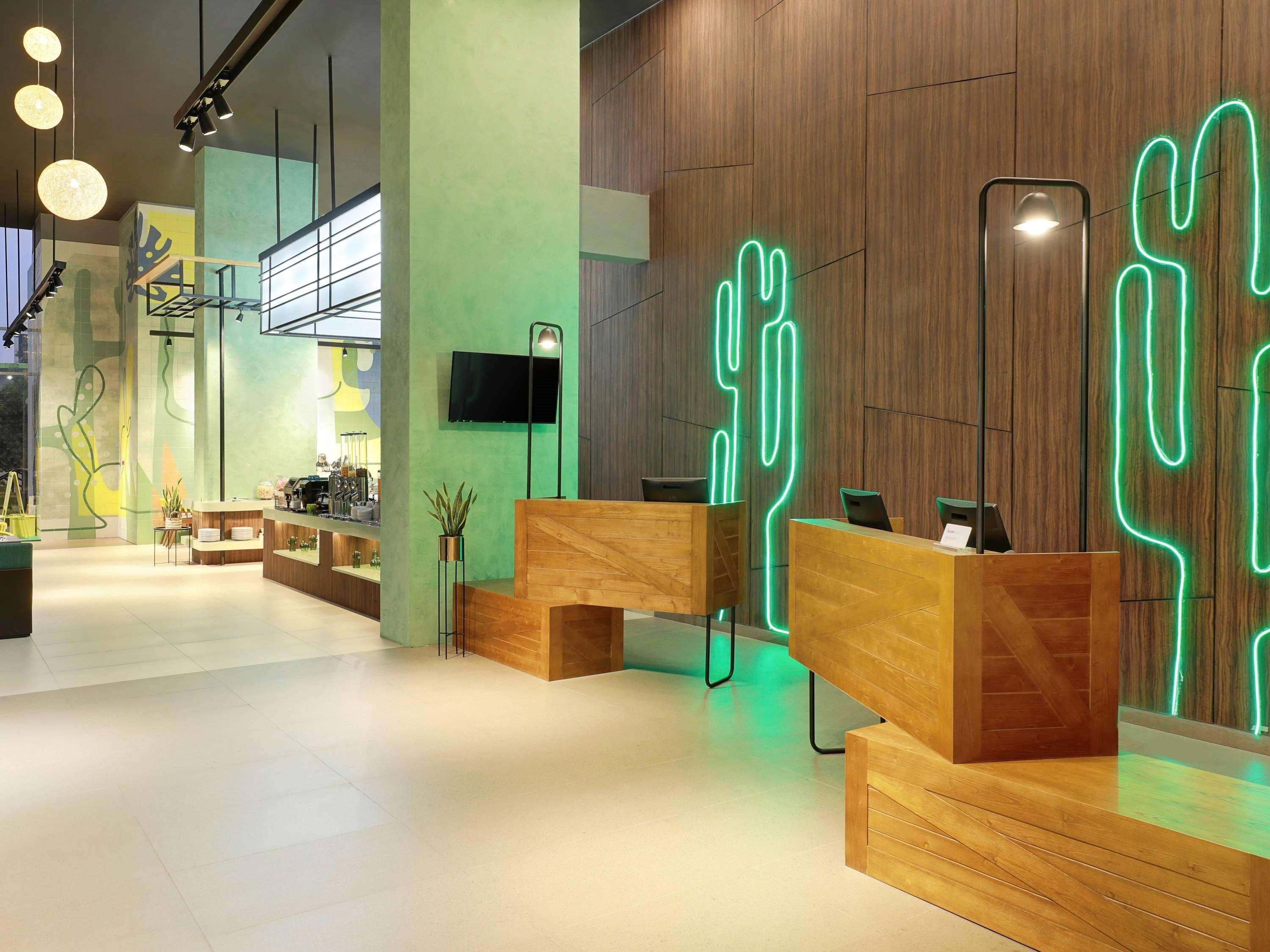 Ibis Styles Jakarta Simatupang Esterno foto